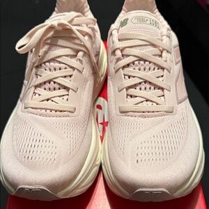 BRAND NEW Fresh Foam New Balance Women's Soft Pink Sneakers
